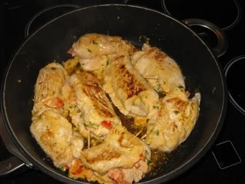 Rezept: Putenröllchen mit Frischkäse-Füllung Putenröllchen mit Frischkäse-Füllung - Rezept