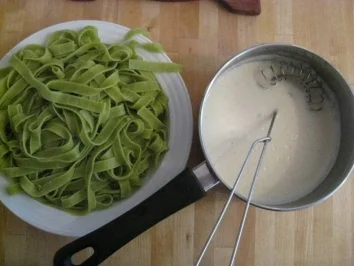 Medaillons vom Schwein mit Tomate &Mozzarella überbacken - Rezept