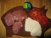 Medaillons vom Schwein mit Tomate &Mozzarella überbacken - Rezept