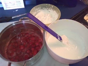 Rezept: Erdbeer-Schnitten Bild Nr. 7 Erdbeer-Schnitten - Rezept - Bild Nr. 7