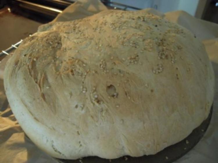 Pita Brot mit Knofi und Sesam - einfach - von elke42