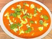 Basilikum-Tomatensuppe mit Mozzarella - Rezept