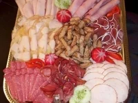 Rezept: Gaby´s leckere Geburtstags-Wurstplatte 2008+2009 Gaby´s leckere Geburtstags-Wurstplatte 2008+2009 - Rezept