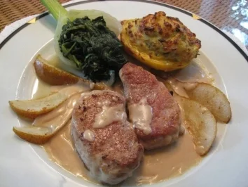 Gefülltes Schweinelendchen an Gorgonzolasauce - Rezept