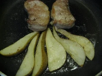 Gefülltes Schweinelendchen an Gorgonzolasauce - Rezept