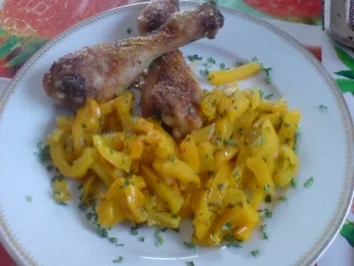 Rezept: Junges Hähnchen mit gedünstetem Gemüsepaprika Junges Hähnchen mit gedünstetem Gemüsepaprika - Rezept