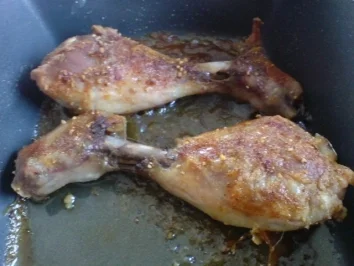 Rezept: Junges Hähnchen mit gedünstetem Gemüsepaprika Junges Hähnchen mit gedünstetem Gemüsepaprika - Rezept