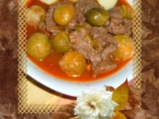 Rezept: Eintopf. : Rosenkohl-Gericht mit Rindfleisch Eintopf. : Rosenkohl-Gericht mit Rindfleisch - Rezept