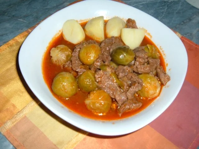 Rezept: Eintopf. : Rosenkohl-Gericht mit Rindfleisch Bild Nr. 5 Eintopf. : Rosenkohl-Gericht mit Rindfleisch - Rezept - Bild Nr. 5