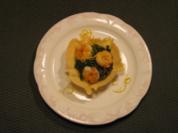 Blattspinat im Parmesankörbchen mit Garnelen - Rezept