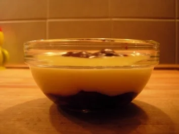 Vanillepudding auf "Zimt-Kirschen-Bett" - Rezept