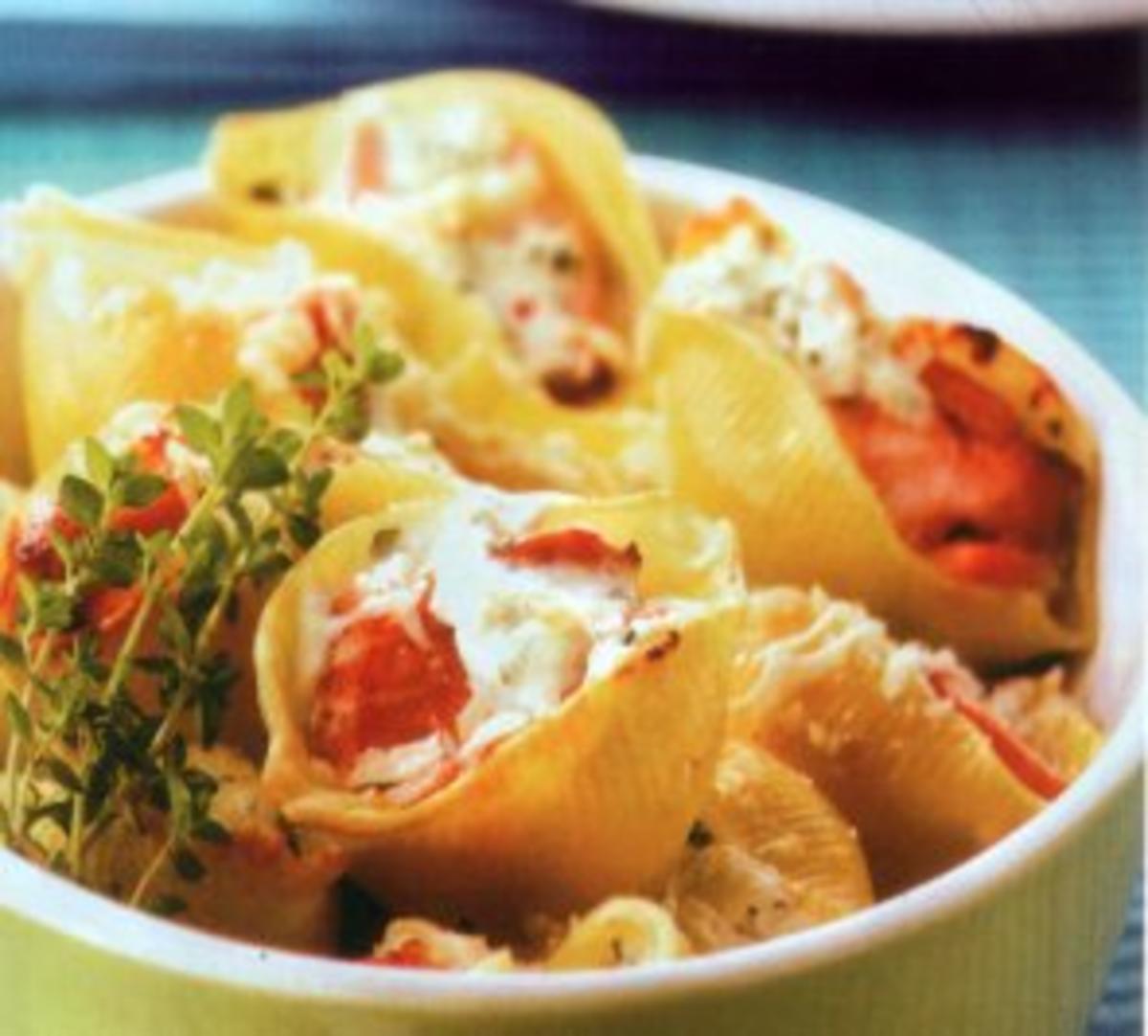 erster gang conchiglioni mit ricotta und lachs - Rezept - kochbar.de