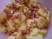 Deftiger Kartoffelsalat mit Radieschen - Rezept