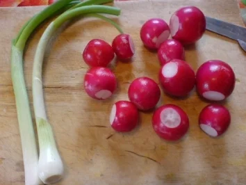 Deftiger Kartoffelsalat mit Radieschen - Rezept