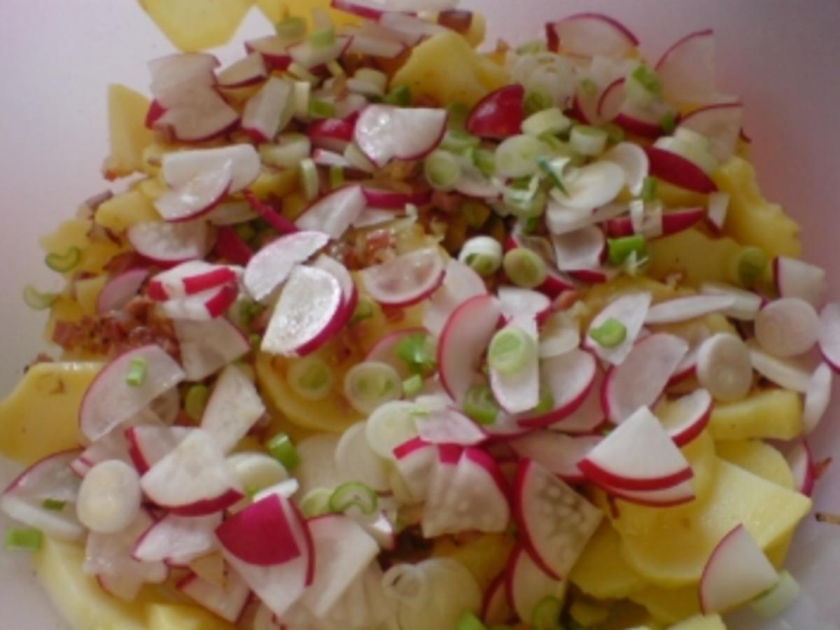 Deftiger Kartoffelsalat mit Radieschen - Rezept - kochbar.de