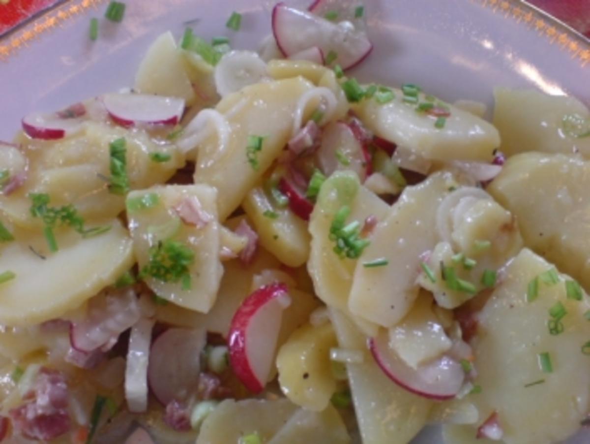 Deftiger Kartoffelsalat mit Radieschen - Rezept