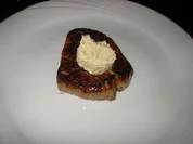 Rezept: Rinderfiletsteaks mit Pfefferbutter Rinderfiletsteaks mit Pfefferbutter - Rezept