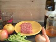 Sellerie-Hackfleischgemisch in Weißwein-Honig-Brühe auf Fusilli - Rezept