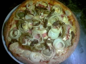 Selbstgemachte Pizza ( nach langer Suche zur Perfektion) - Rezept