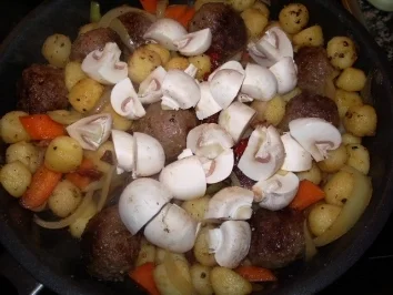 Rezept: Hackbällchenauflauf Hackbällchenauflauf - Rezept