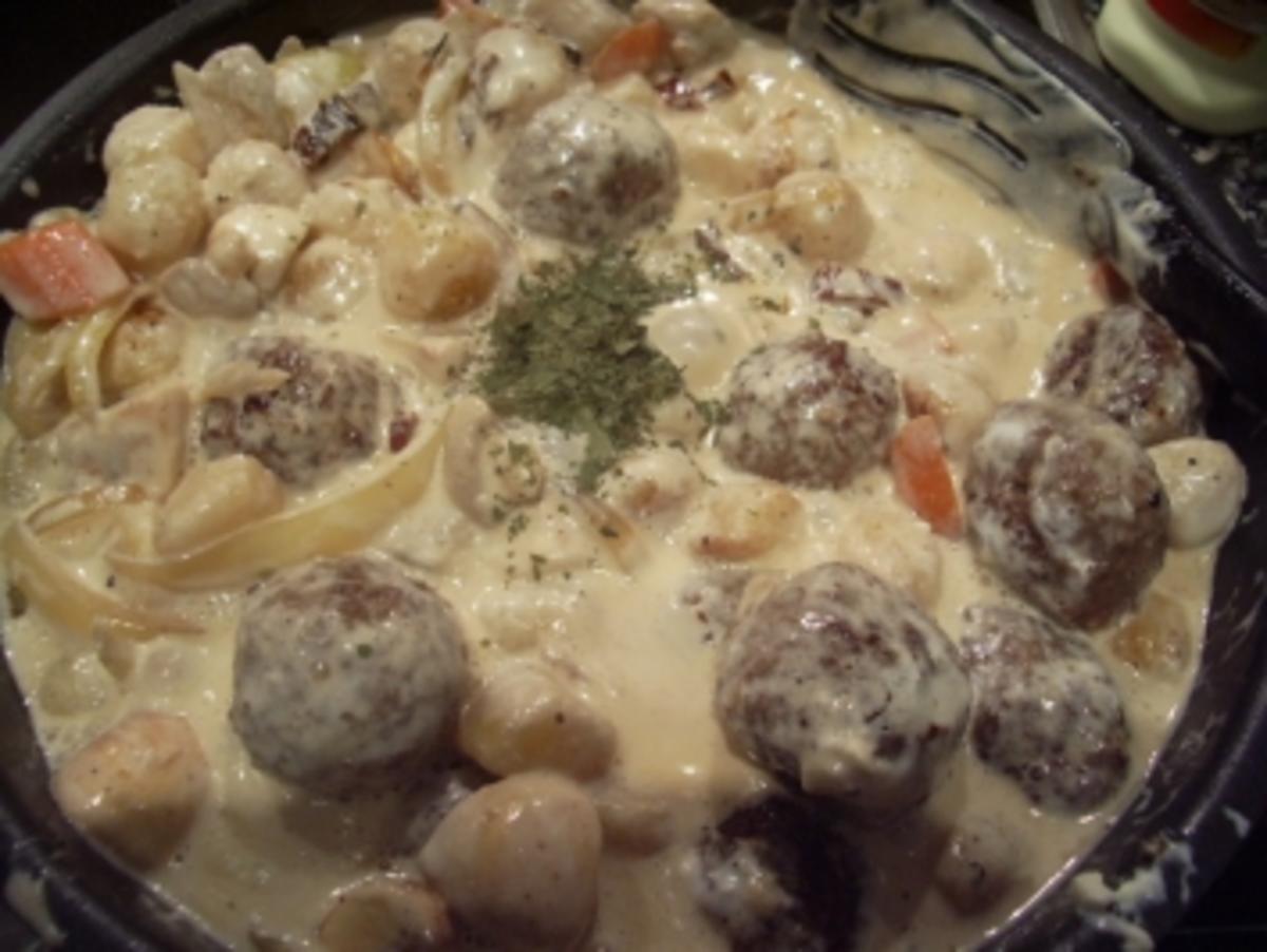 Hackbällchenauflauf - Rezept