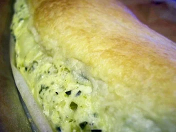 Pikantes Gebäck: Salziger Topfen-Käse-Strudel - Rezept