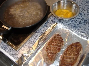 Rezept: Entenbrust mit Orangen-Basilikum-Sauce und Spargel Entenbrust mit Orangen-Basilikum-Sauce und Spargel - Rezept