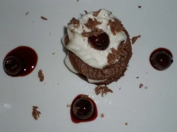 Rezept: Schwarzwälder Kirschtörtchen Schwarzwälder Kirschtörtchen - Rezept