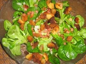 Feldsalat mit Speck und Kracherle - Rezept