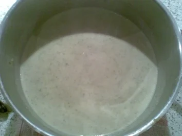 Cremige Broccolisuppe mit Hackfleisch - Rezept