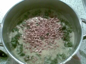 Cremige Broccolisuppe mit Hackfleisch - Rezept