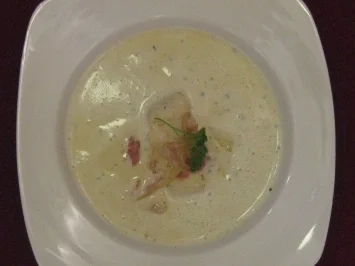 Wirsingschaumsuppe mit gebratenem Zander - Rezept