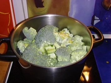 Grobe Broccoli Suppe…. - Rezept