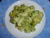 CAVOLINI DI BRUXELLES AL PARMIGIANO - Rezept