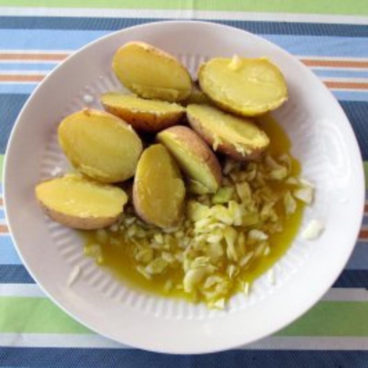 Pellkartoffeln mit Rüböl und Zwiebeln - Rezept - kochbar.de