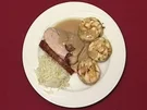 Schweinebraten „Bayerischer Art“ mit Brezenknödeln (Franziska Traub) - Rezept
