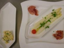 Spargel in Butter dazu Rührei und Schinken - Rezept