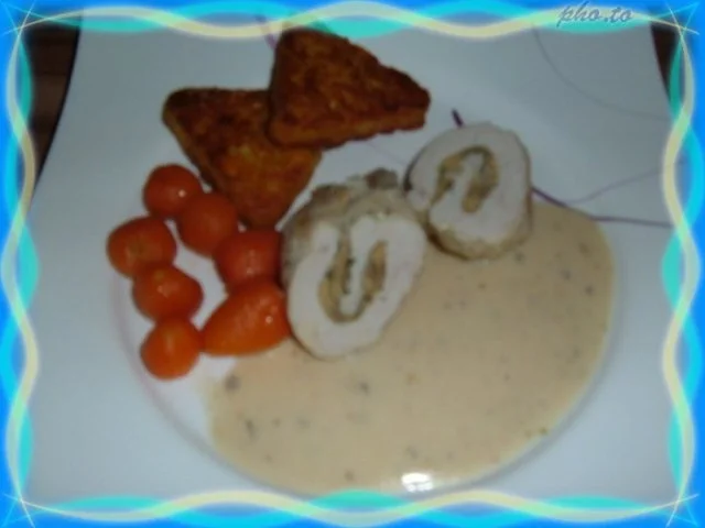 Rezept: Rouladen : Putenrouladen mit Champignon - Kräuterfüllung Rouladen : Putenrouladen mit Champignon - Kräuterfüllung - Rezept