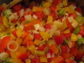 Nudeln mit Gemüse-Käse-Sahne-Sauce - Rezept