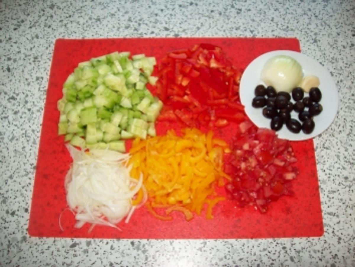 Bunter Salat mit Oliven - Rezept