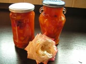 Rezept: Konfitüre & Co: Pfirsich mit Rosenblättern Konfitüre & Co: Pfirsich mit Rosenblättern - Rezept