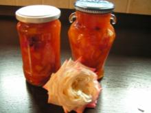 Konfitüre & Co:    Pfirsich mit Rosenblättern - Rezept