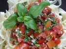 Nudeln mit Kräutertomaten - Rezept