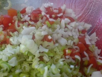 Nudeln mit Kräutertomaten - Rezept