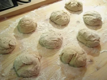 Einfache Brötchen (oder Brot) selbst gemacht - Rezept - Bild Nr. 3