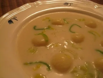 Käse - Lauchsuppe mit kleinen Katoffelklösschen - Rezept