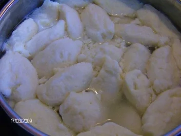 Rezept: Quarknockerln an Birnen-Zimt-Mus Quarknockerln an Birnen-Zimt-Mus - Rezept