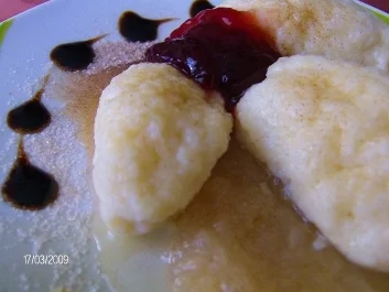 Rezept: Quarknockerln an Birnen-Zimt-Mus Quarknockerln an Birnen-Zimt-Mus - Rezept