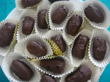 Konfekt: Datteln gefüllt mit Marzipan - Rezept - Bild Nr. 3