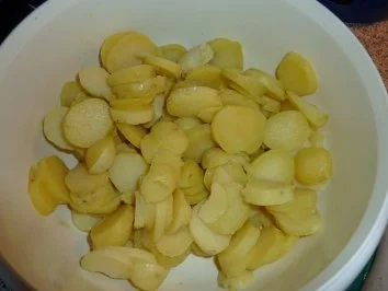 Salate: Kartoffelsalat mit Rote Bete - Rezept - Bild Nr. 3